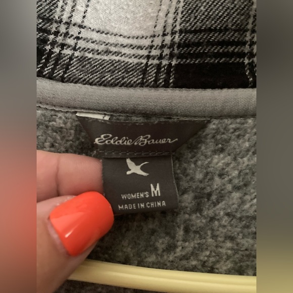 Women’s Eddie Bauer size medium, half zip - Picture 5 of 6